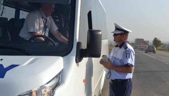 Nopți tensionate pe șoselele Brașovului: polițiștii intensifică controalele