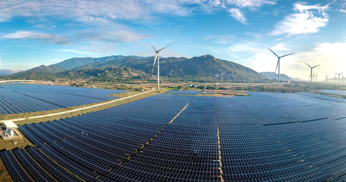 Bolojan ataca specula in energie: reforme urgente