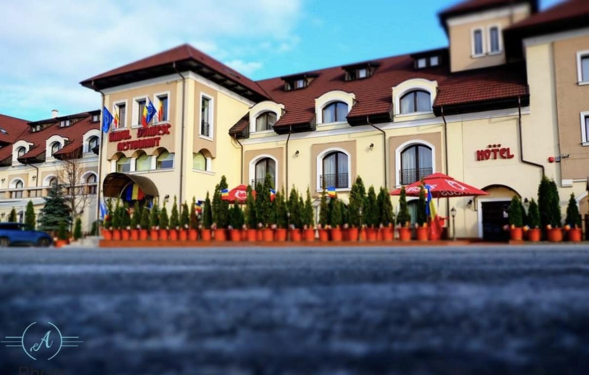 Hanul Domnesc din Săcele: „Suntem deschis zilnic!